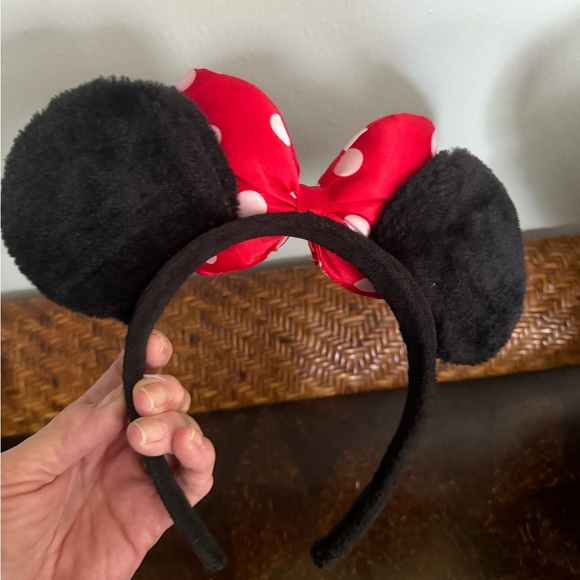 Disney Black/White Mouse Hat Red Bow Ears, Disney adult rain hat, Mouse watertoy - Picture 2 of 16